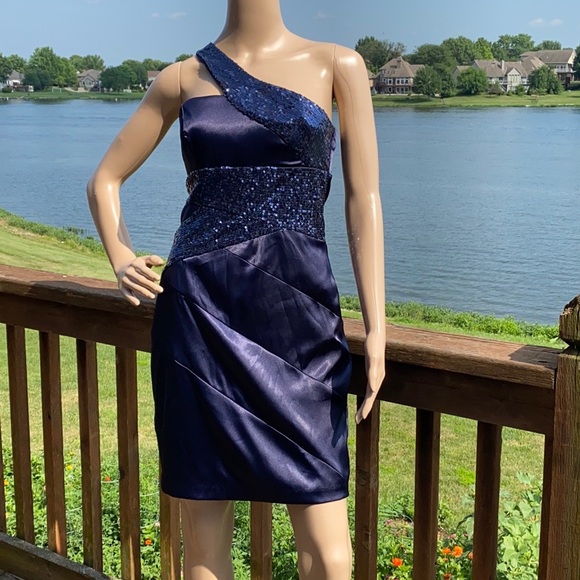 B Darlin Dresses & Skirts - B. Darlin One Shoulder Sequined Cocktail Dress 7/8